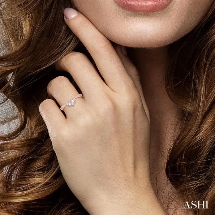 1/5 Ctw Chevron Baguette and Round Cut Diamond Band in 14K Rose Gold