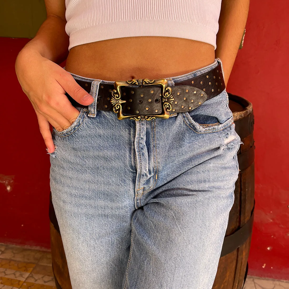 BRIO Curved Handmade Leather Tiny Rivet Belt
