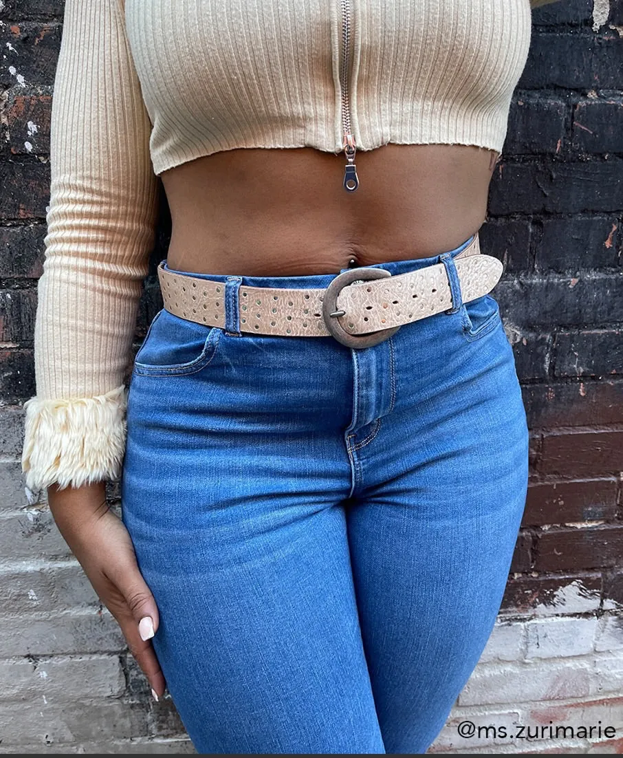 BRIO Curved Handmade Leather Tiny Rivet Belt
