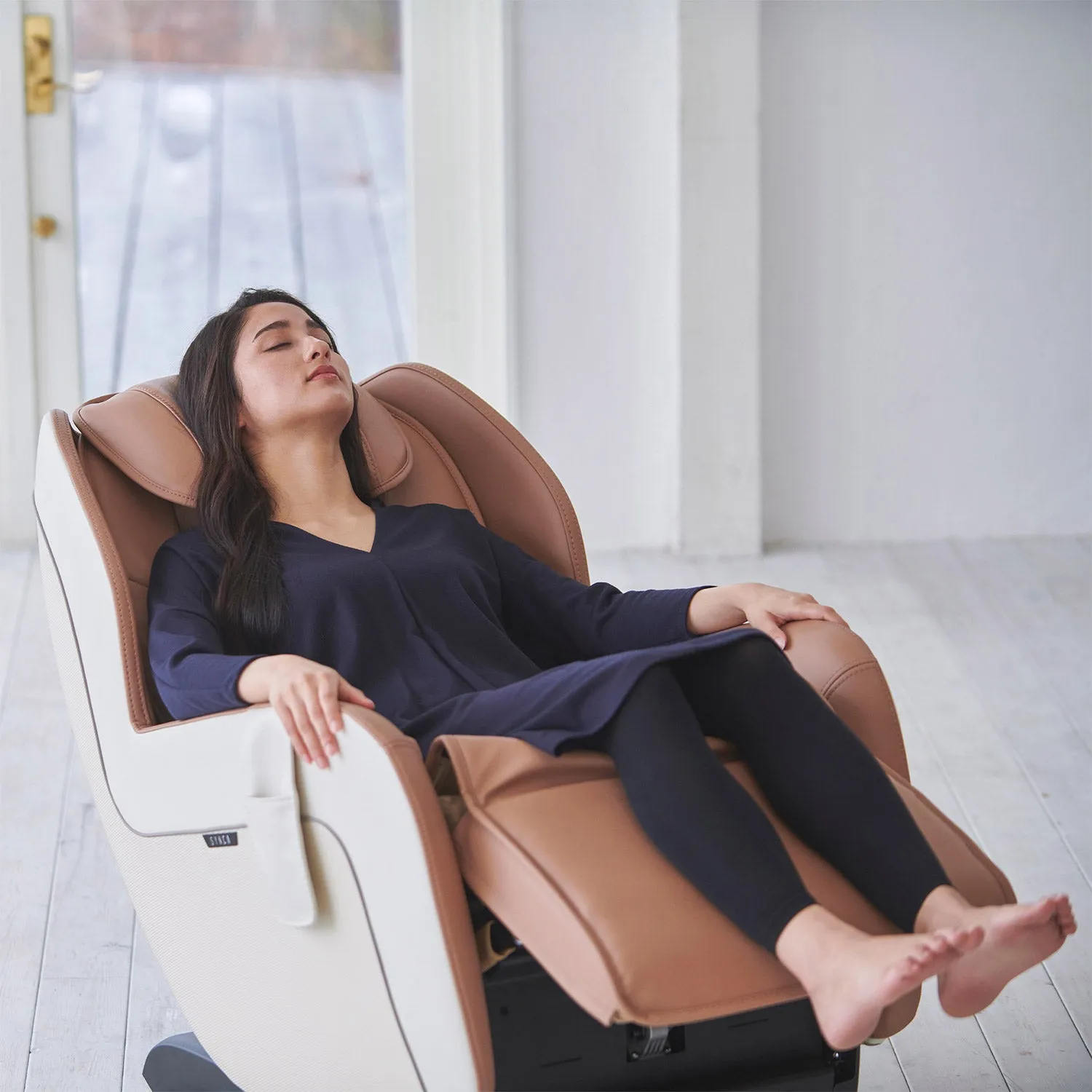 CirC   Zero Gravity SL Track Heated Massage Chair