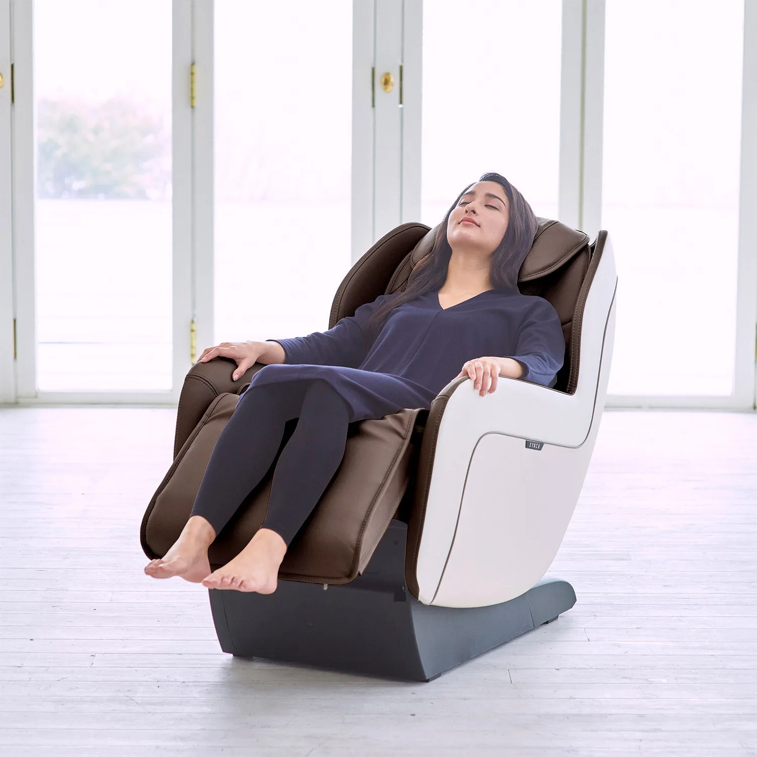CirC   Zero Gravity SL Track Heated Massage Chair